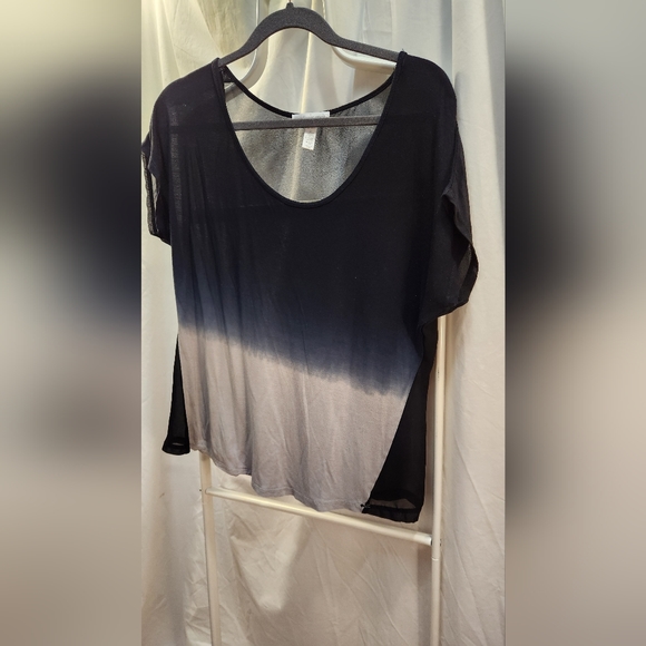 Ambiance Apparel top - Picture 1 of 6